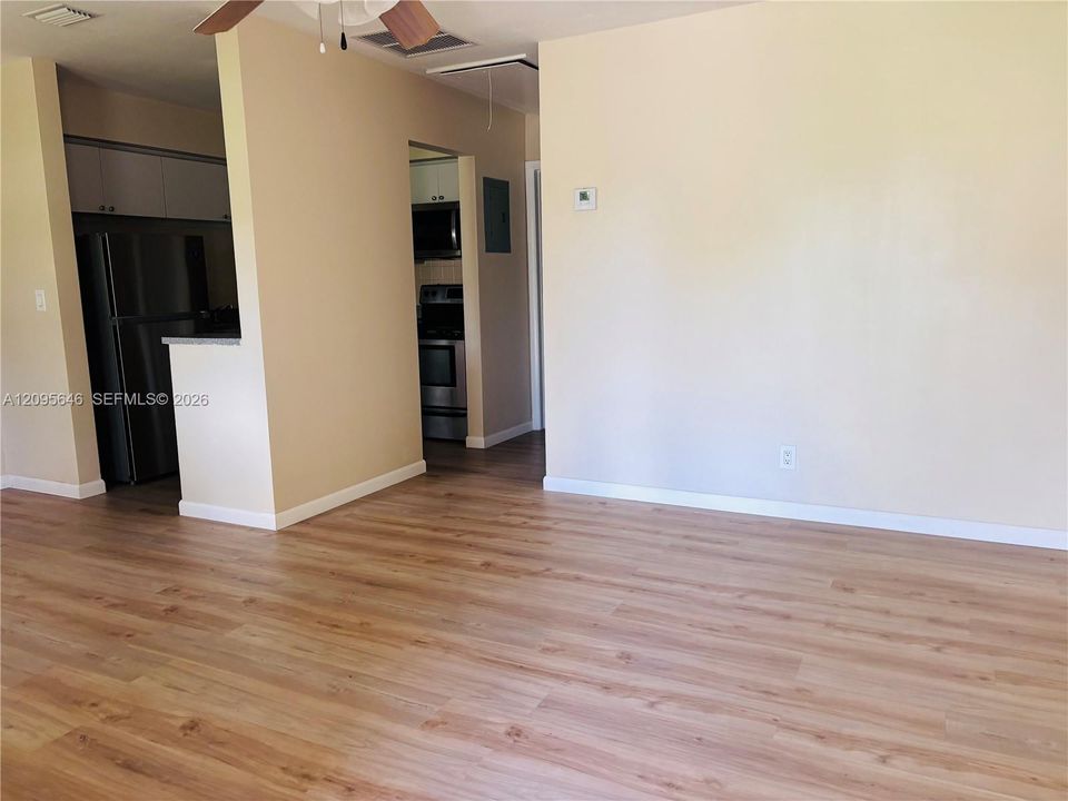 For Rent: $1,700 (1 beds, 1 baths, 680 Square Feet)
