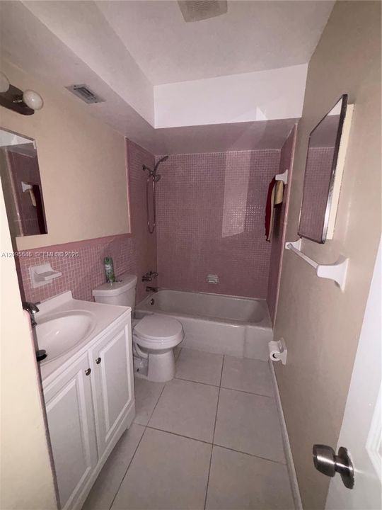 For Rent: $1,700 (1 beds, 1 baths, 680 Square Feet)