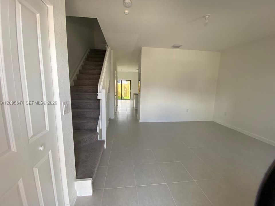 En Renta: $2,950 (3 camas, 2 baños, 1403 Pies cuadrados)