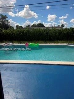 For Sale: $630,000 (2 beds, 1 baths, 1890 Square Feet)