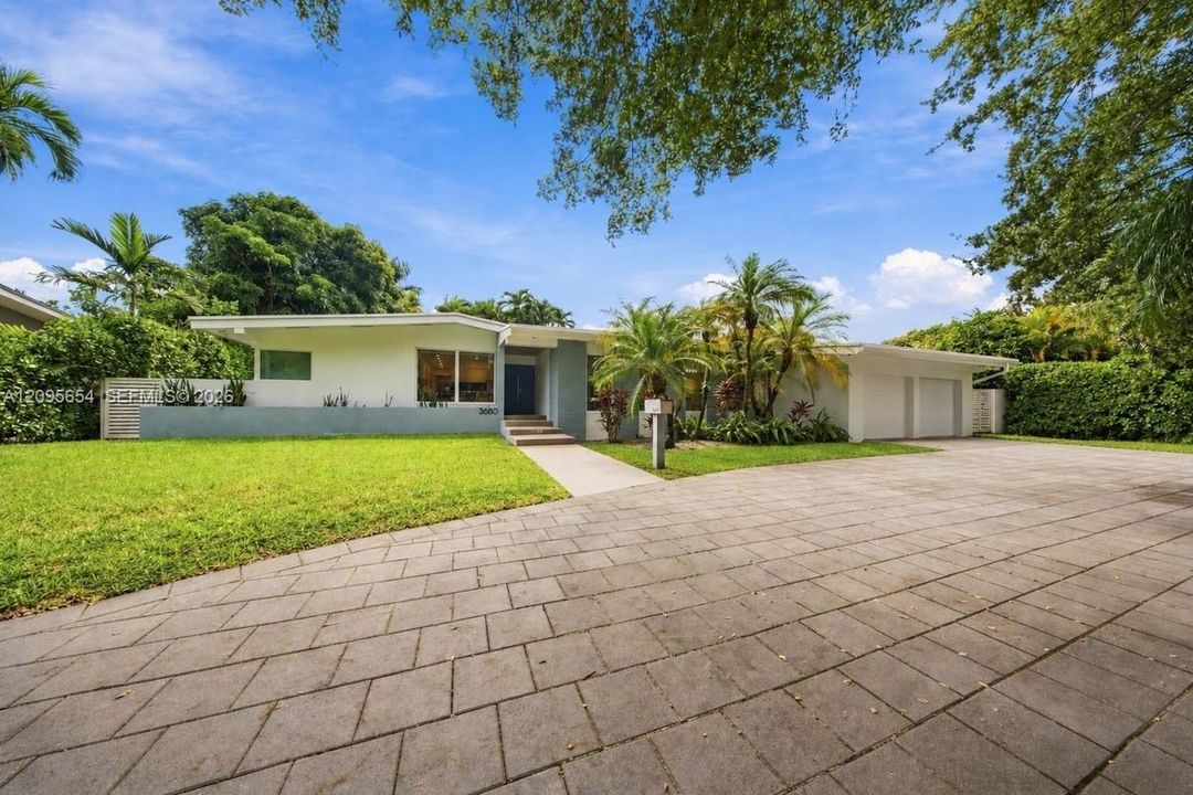 En Venta: $2,950,000 (5 camas, 5 baños, 2091 Pies cuadrados)
