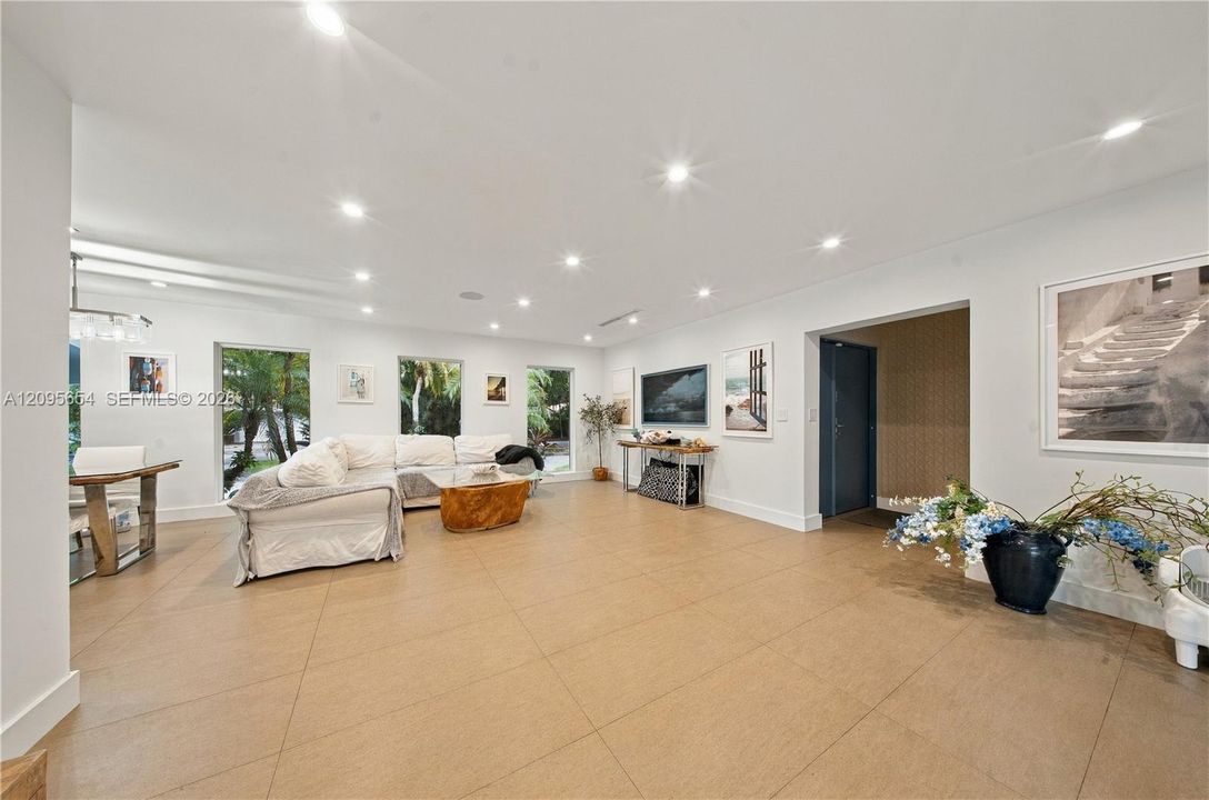 En Venta: $2,950,000 (5 camas, 5 baños, 2091 Pies cuadrados)