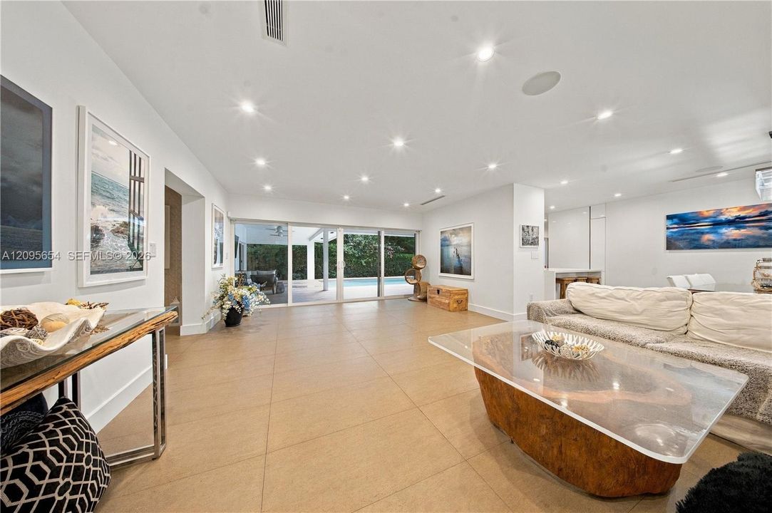 En Venta: $2,950,000 (5 camas, 5 baños, 2091 Pies cuadrados)