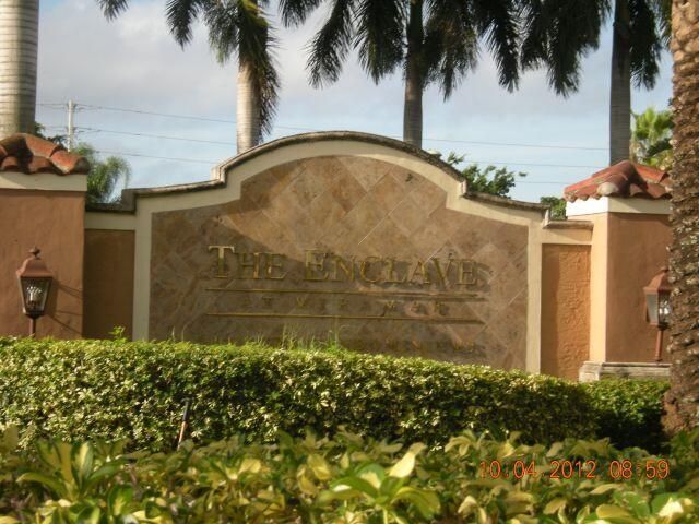 308 Renaissance Bl