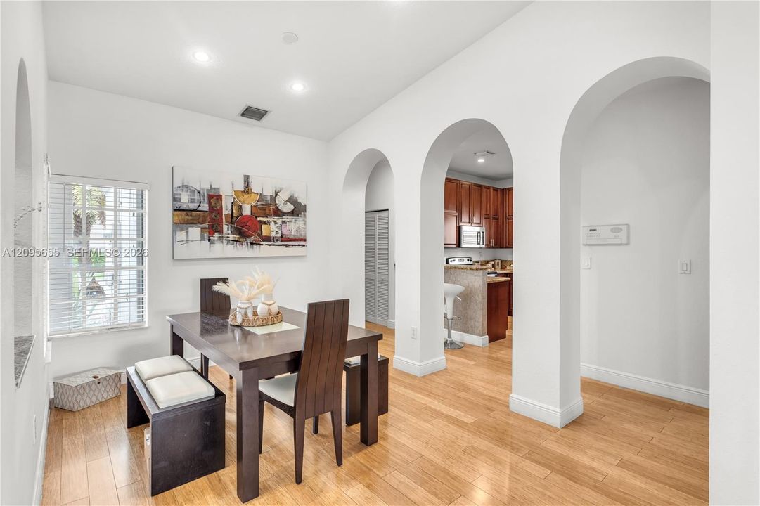 For Rent: $4,500 (2 beds, 2 baths, 1136 Square Feet)