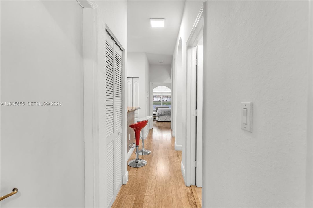 For Rent: $4,500 (2 beds, 2 baths, 1136 Square Feet)