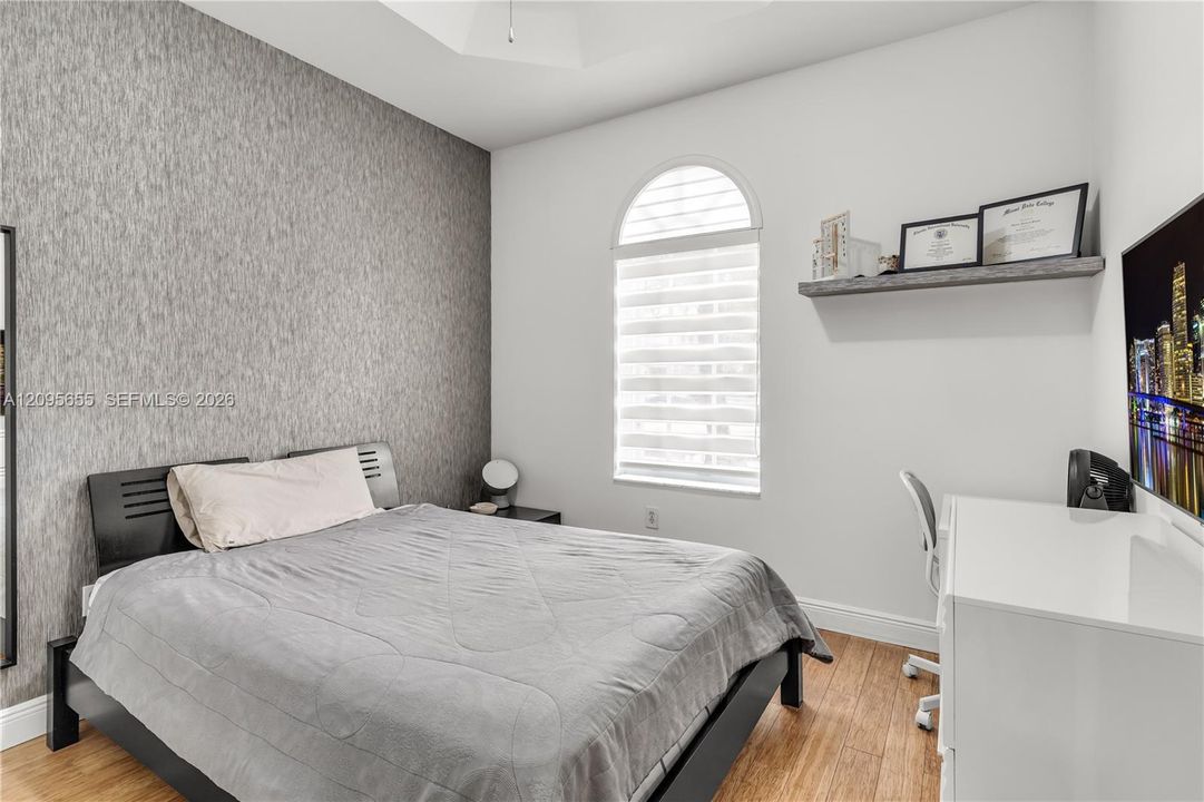 For Rent: $4,500 (2 beds, 2 baths, 1136 Square Feet)