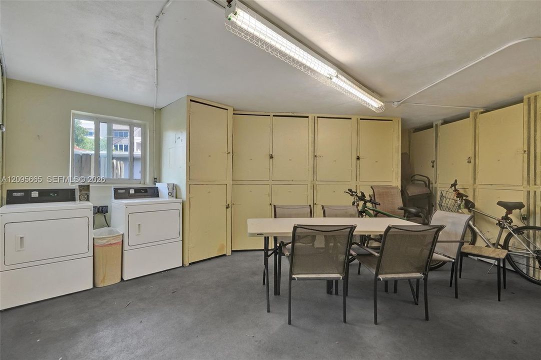 For Sale: $234,900 (1 beds, 1 baths, 549 Square Feet)