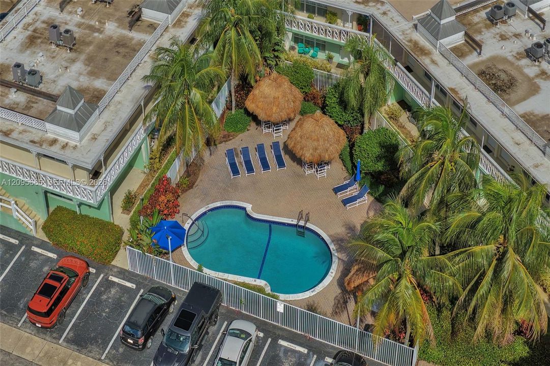 For Sale: $234,900 (1 beds, 1 baths, 549 Square Feet)