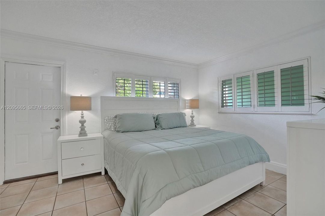 For Sale: $234,900 (1 beds, 1 baths, 549 Square Feet)