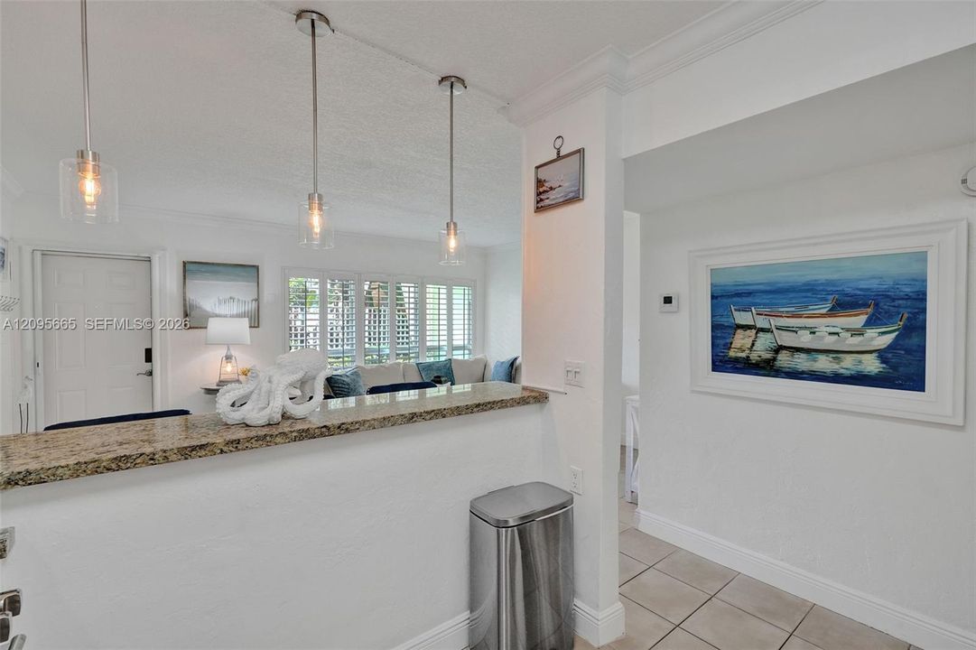 For Sale: $234,900 (1 beds, 1 baths, 549 Square Feet)