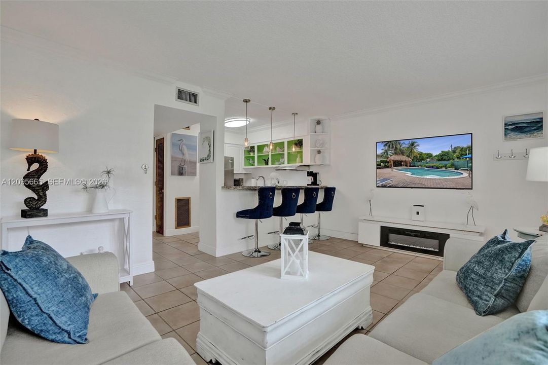 For Sale: $234,900 (1 beds, 1 baths, 549 Square Feet)