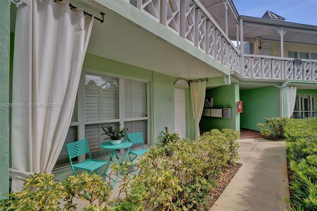 For Sale: $234,900 (1 beds, 1 baths, 549 Square Feet)