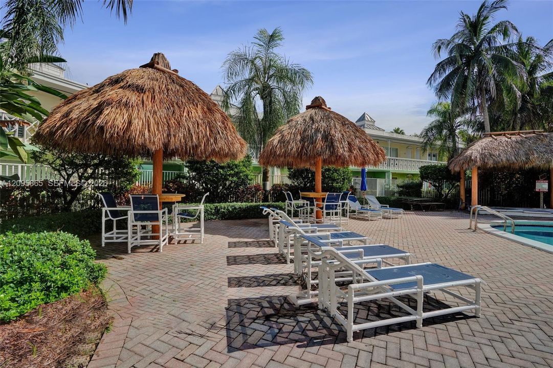 For Sale: $234,900 (1 beds, 1 baths, 549 Square Feet)