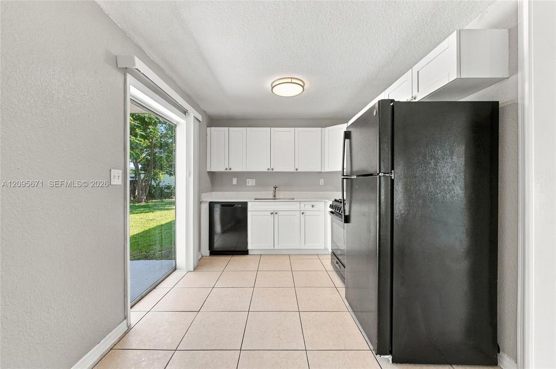 На продажу: $439,900 (3 спален, 2 ванн, 1134 Квадратных фут)