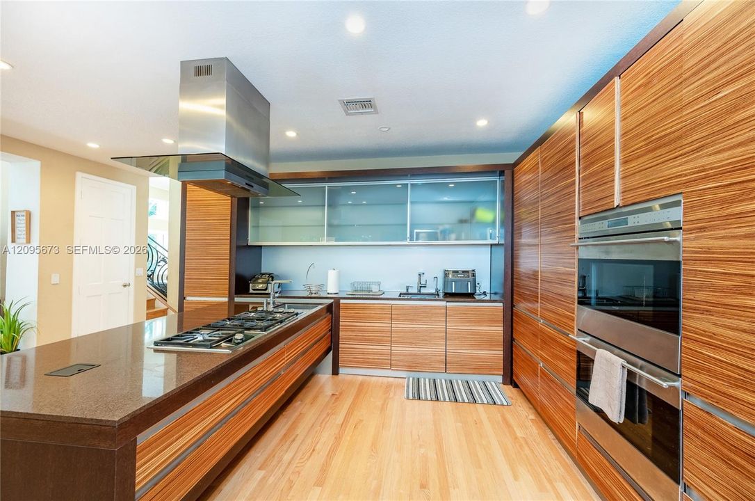 En Renta: $8,250 (3 camas, 3 baños, 3568 Pies cuadrados)