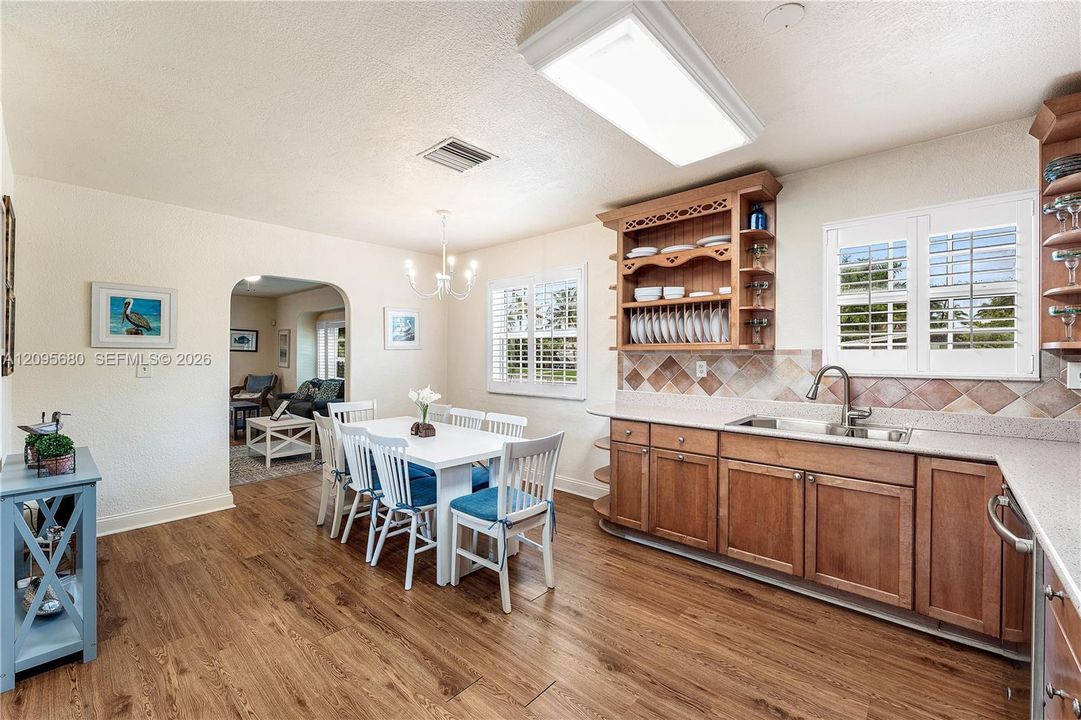 В аренду: $7,500 (4 спален, 2 ванн, 1863 Квадратных фут)