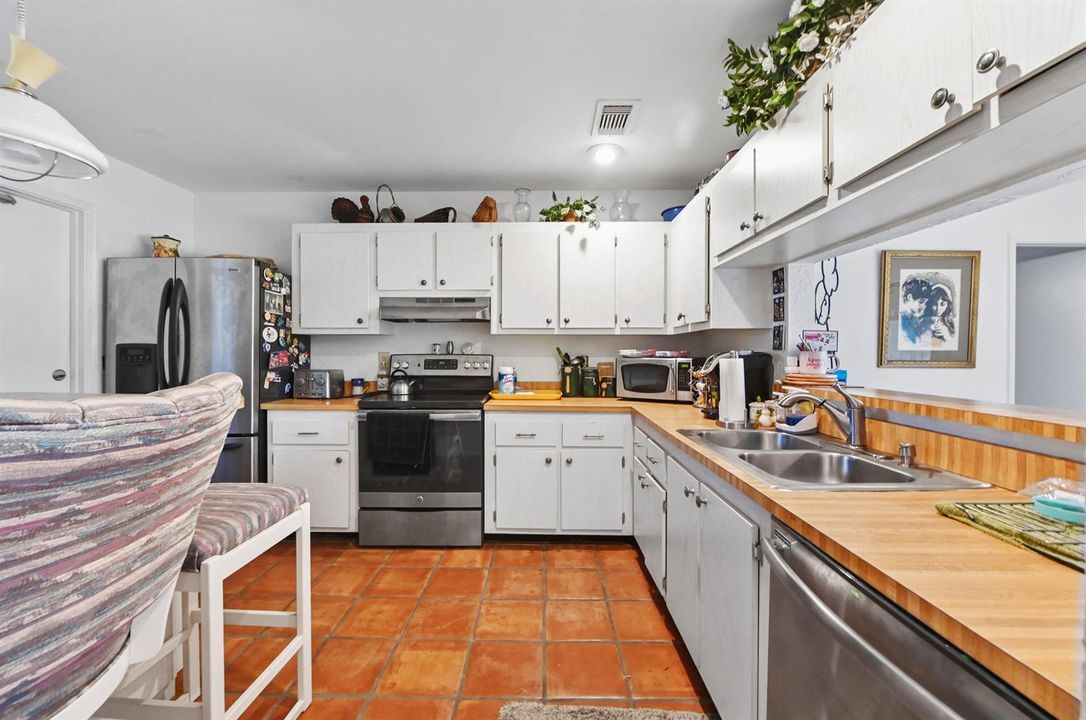 Kitchen 01