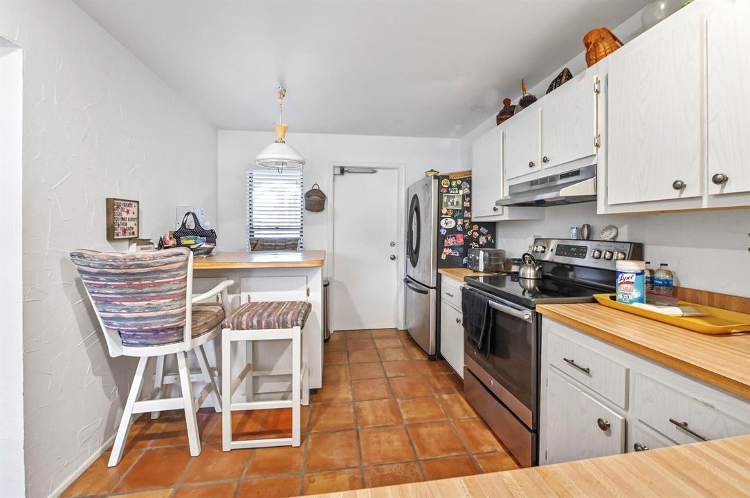 Kitchen 02