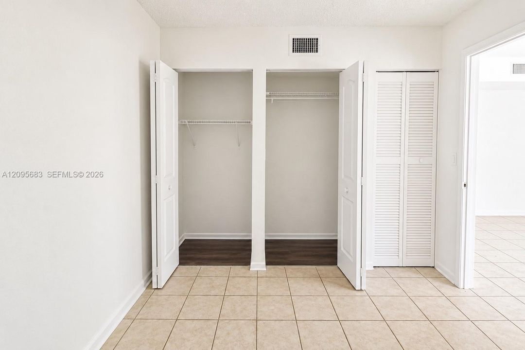 For Rent: $2,400 (3 beds, 2 baths, 1040 Square Feet)