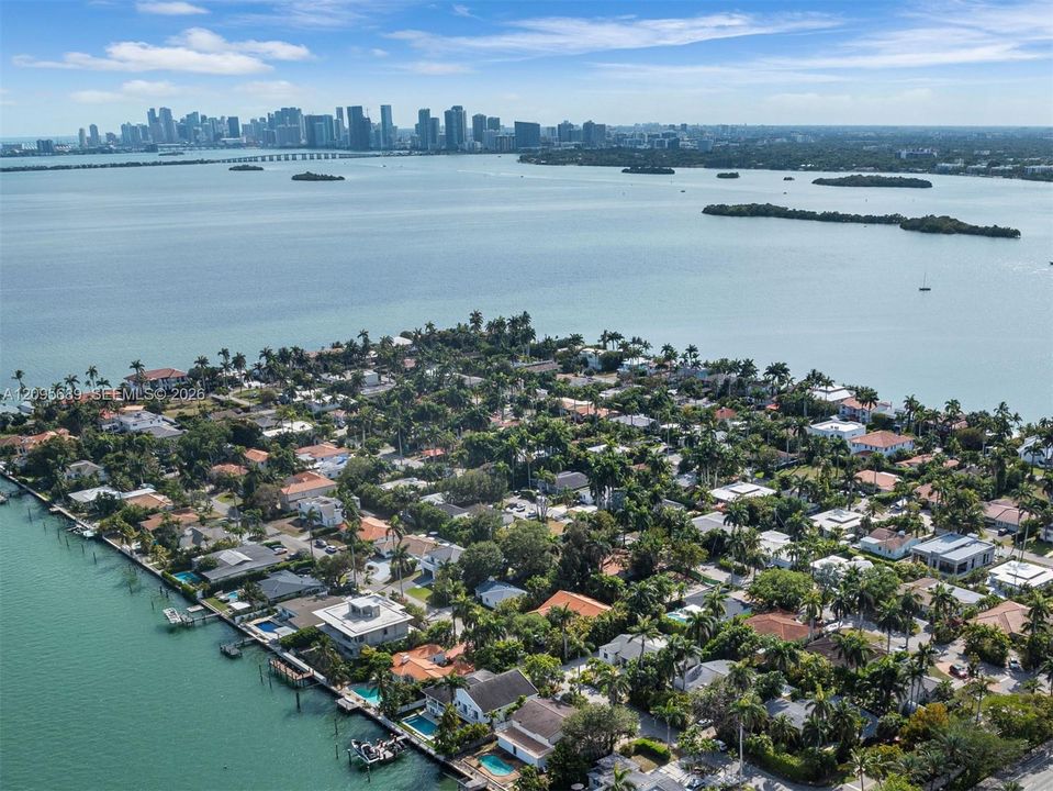 For Rent: $8,700 (3 beds, 2 baths, 1911 Square Feet)