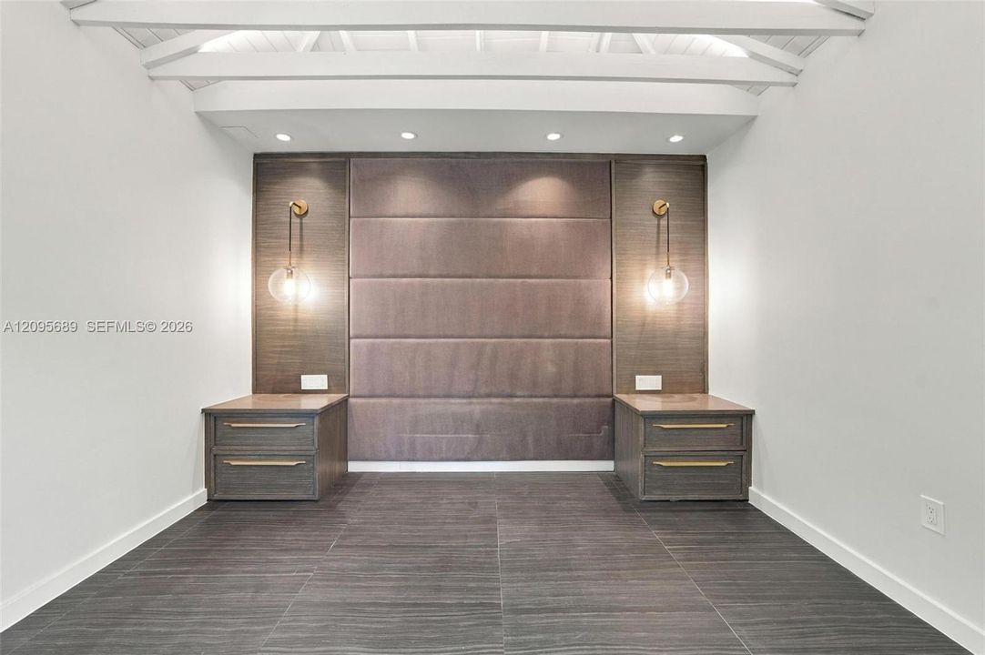 For Rent: $8,700 (3 beds, 2 baths, 1911 Square Feet)