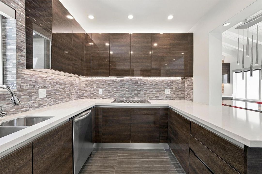 For Rent: $8,700 (3 beds, 2 baths, 1911 Square Feet)