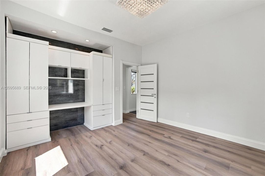 2nd bedroom