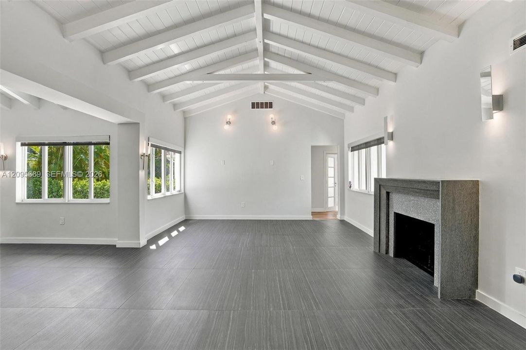 For Rent: $8,700 (3 beds, 2 baths, 1911 Square Feet)