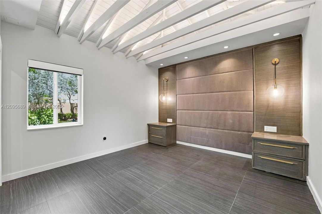 For Rent: $8,700 (3 beds, 2 baths, 1911 Square Feet)