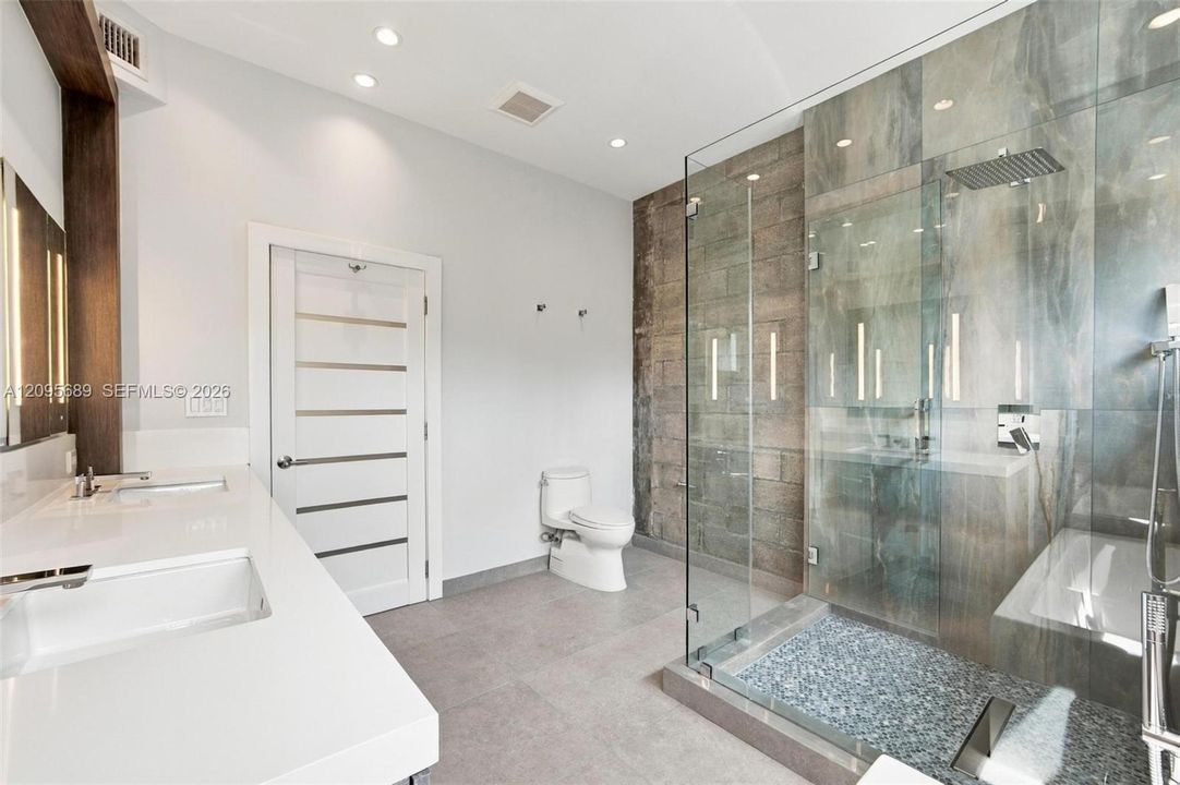 For Rent: $8,700 (3 beds, 2 baths, 1911 Square Feet)