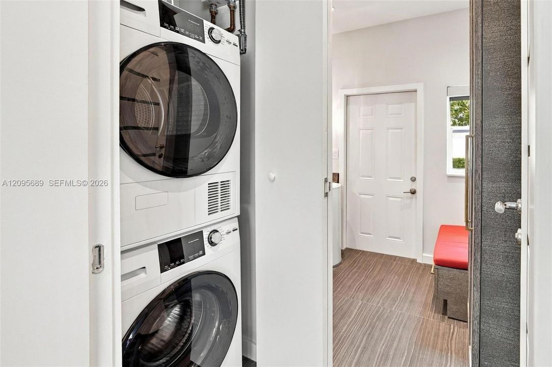 For Rent: $8,700 (3 beds, 2 baths, 1911 Square Feet)