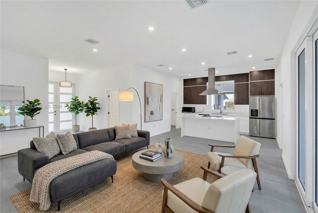 For Rent: $2,400 (4 beds, 2 baths, 0 Square Feet)