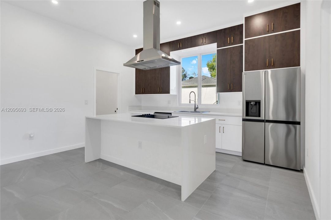 For Rent: $2,400 (4 beds, 2 baths, 0 Square Feet)