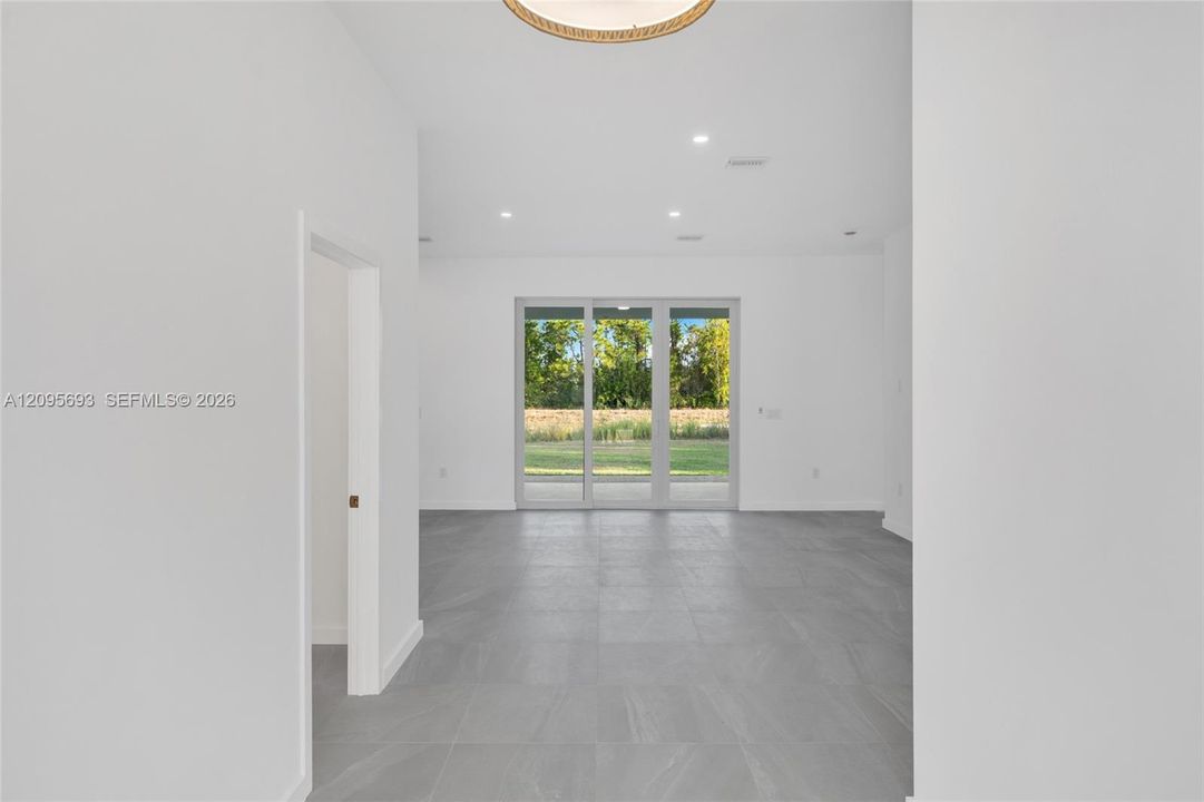 For Rent: $2,400 (4 beds, 2 baths, 0 Square Feet)