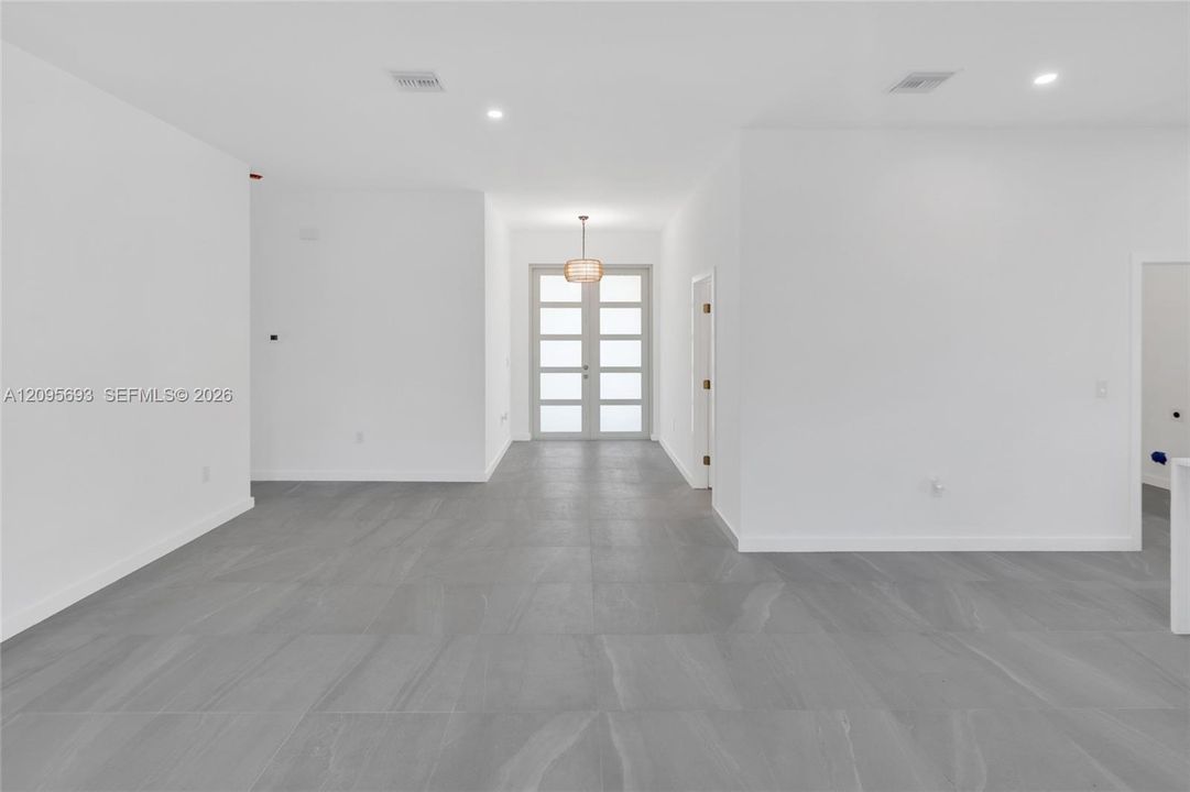 For Rent: $2,400 (4 beds, 2 baths, 0 Square Feet)