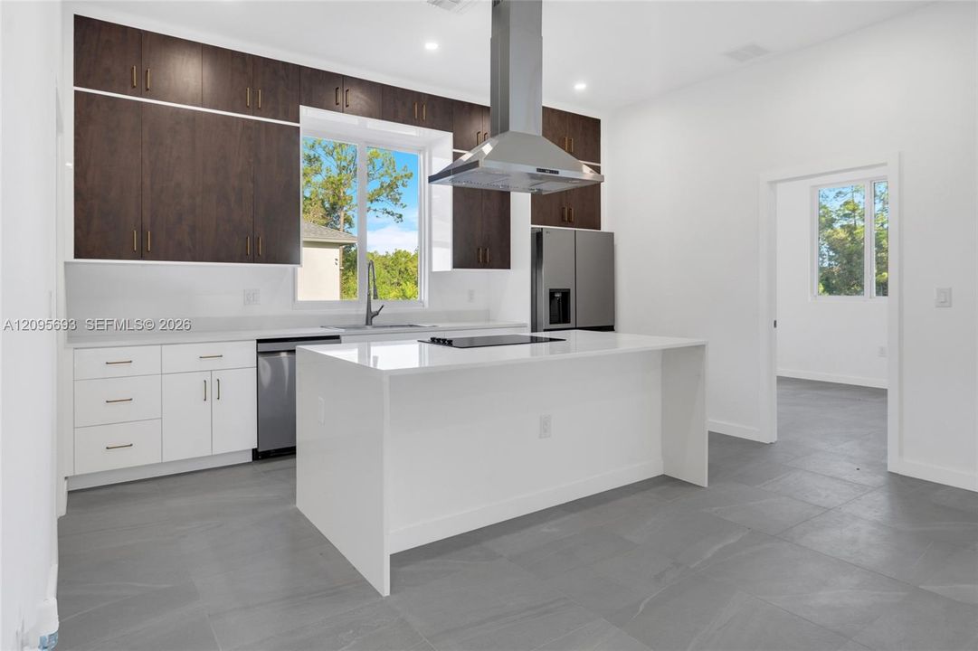For Rent: $2,400 (4 beds, 2 baths, 0 Square Feet)