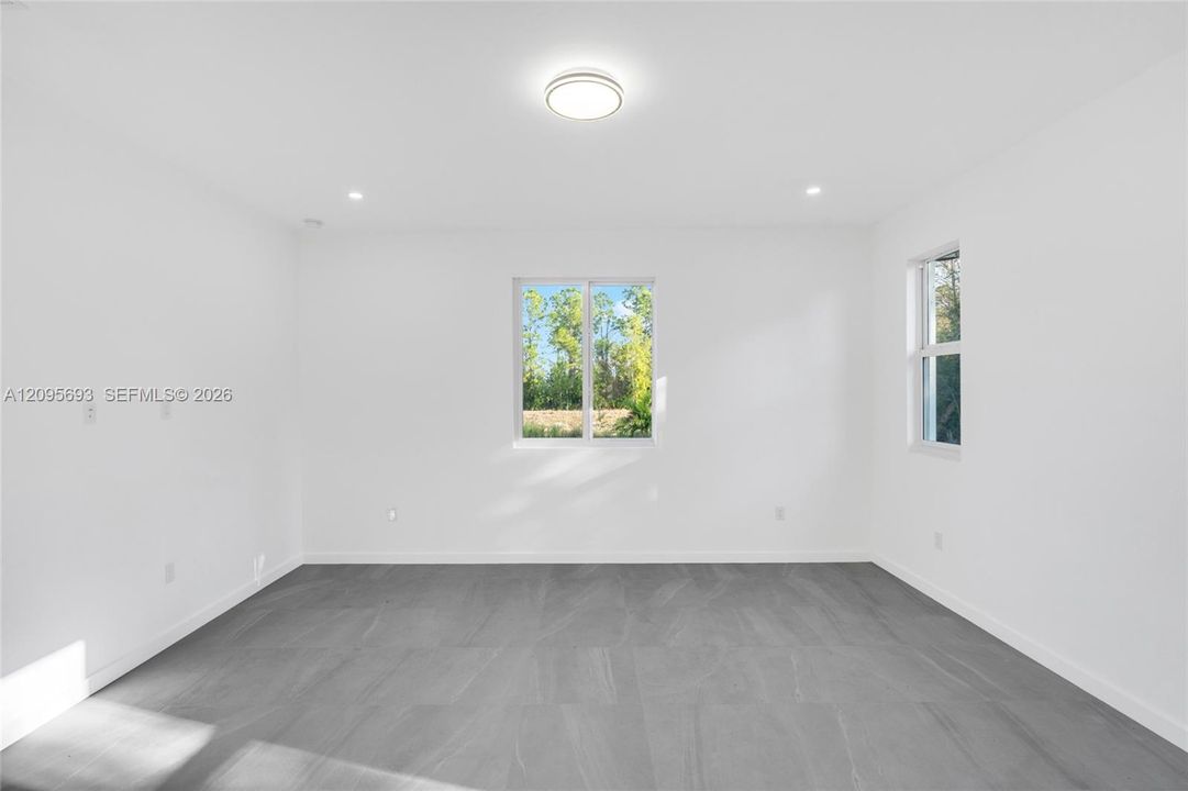 For Rent: $2,400 (4 beds, 2 baths, 0 Square Feet)