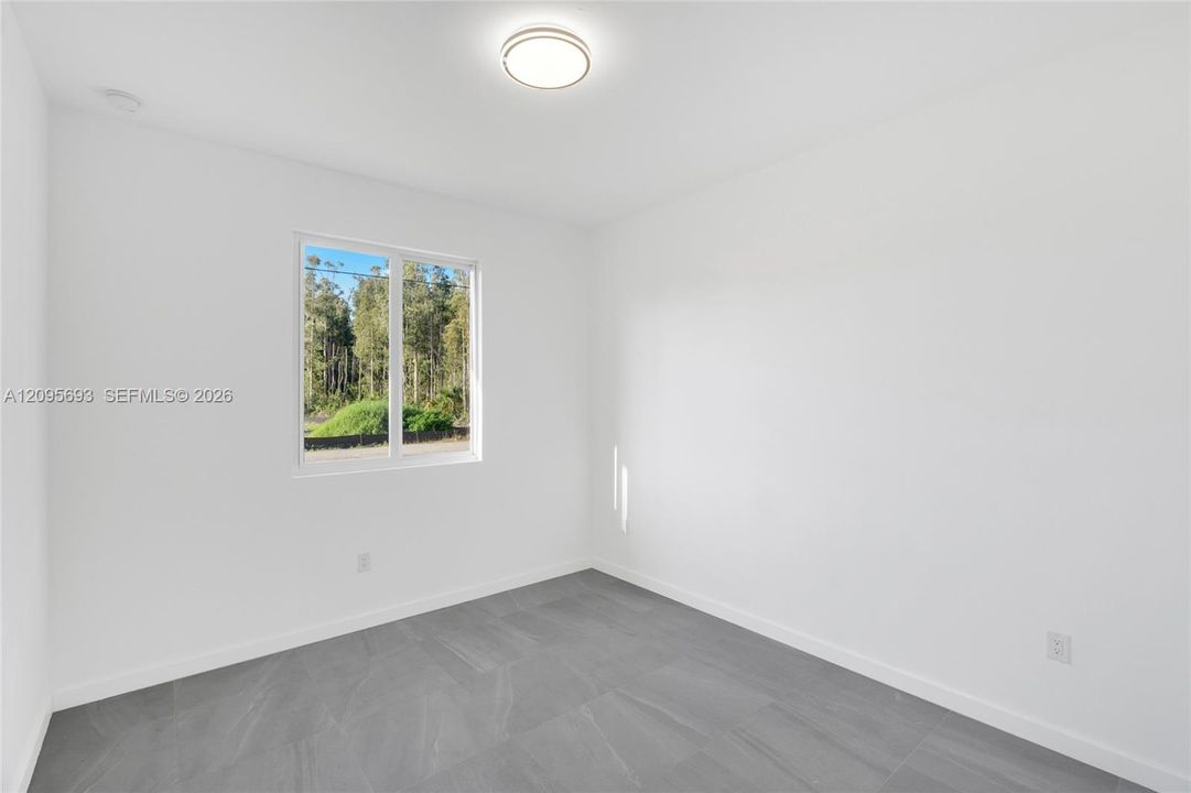 For Rent: $2,400 (4 beds, 2 baths, 0 Square Feet)