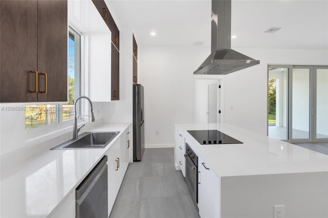 For Rent: $2,400 (4 beds, 2 baths, 0 Square Feet)