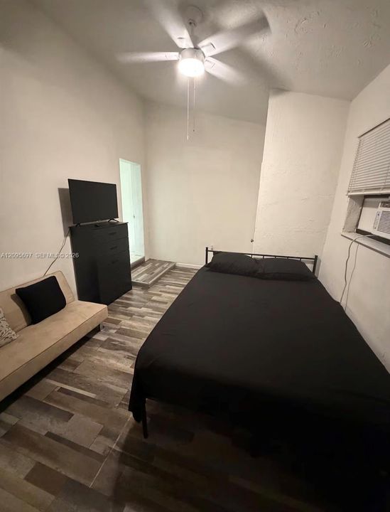 En Venta: $699,000 (4 camas, 2 baños, 1515 Pies cuadrados)