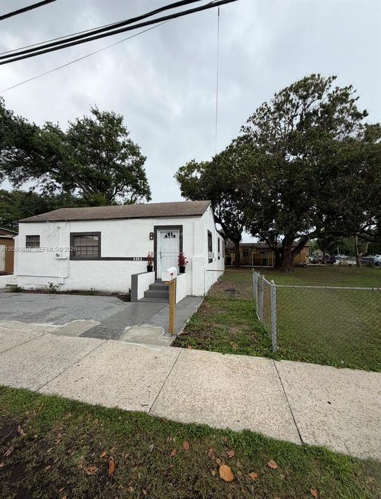 En Venta: $699,000 (4 camas, 2 baños, 1515 Pies cuadrados)