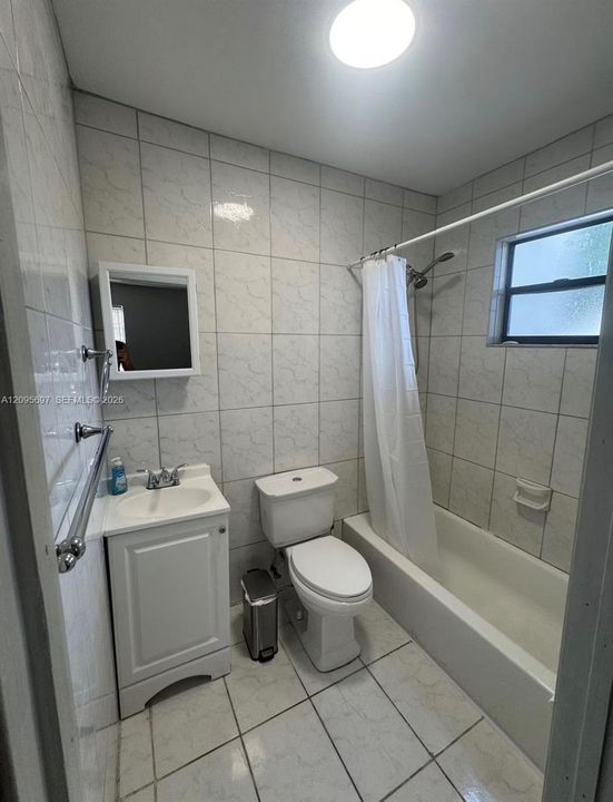 En Venta: $699,000 (4 camas, 2 baños, 1515 Pies cuadrados)