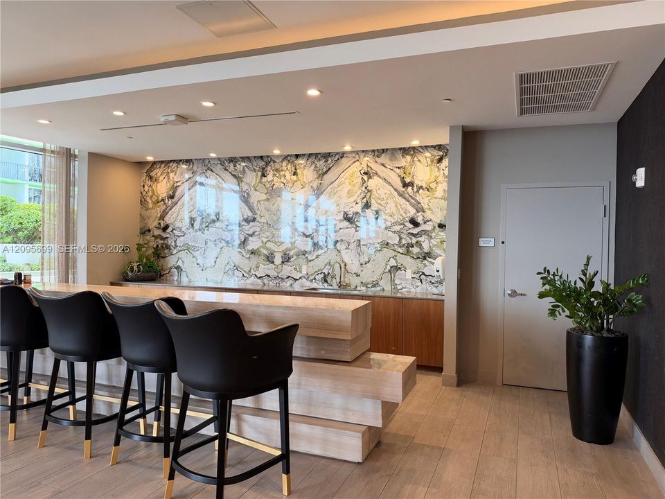 bar/kitchen