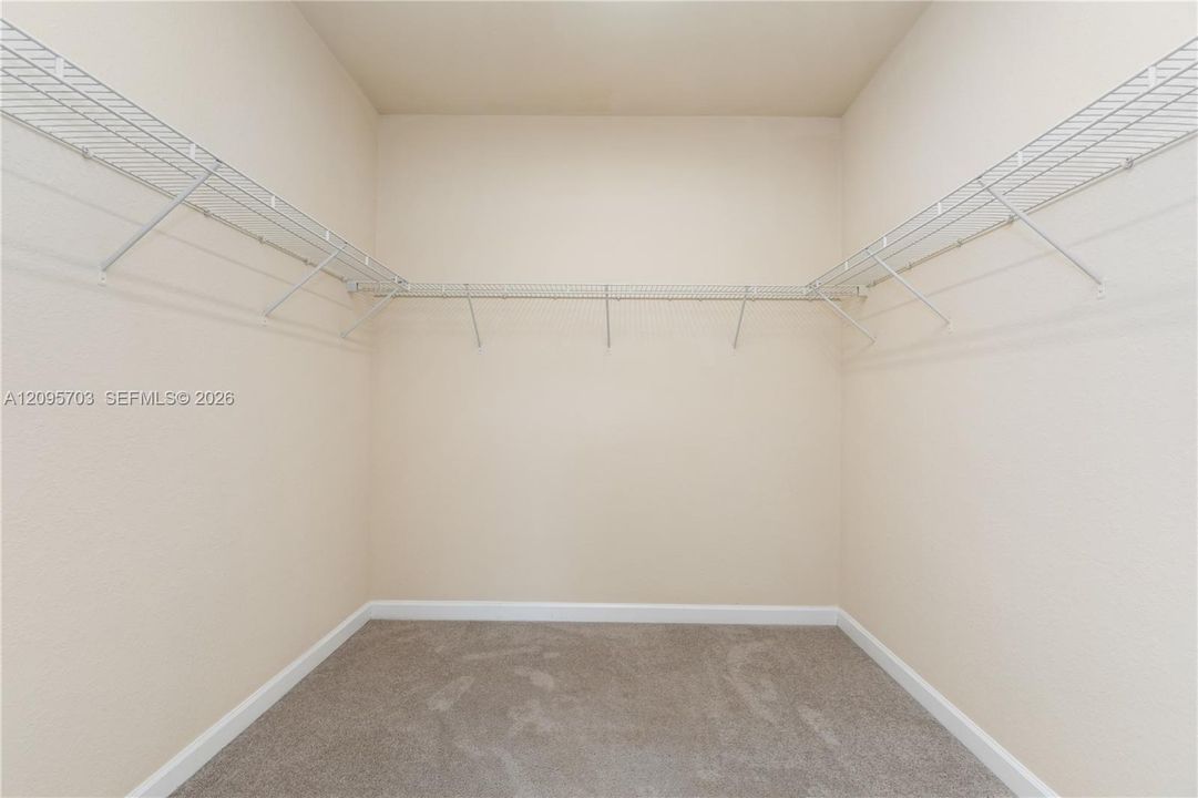En Venta: $640,000 (3 camas, 2 baños, 1783 Pies cuadrados)