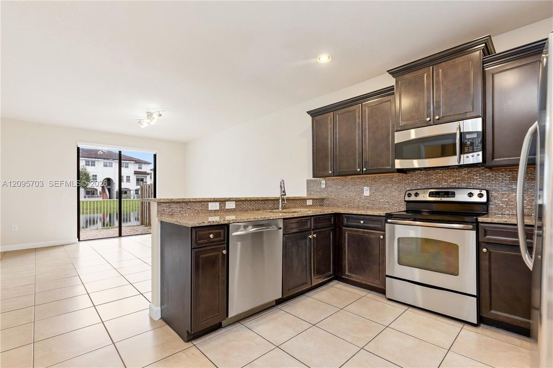 En Venta: $640,000 (3 camas, 2 baños, 1783 Pies cuadrados)