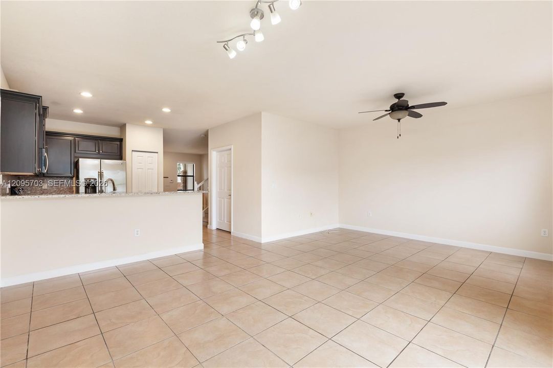 En Venta: $640,000 (3 camas, 2 baños, 1783 Pies cuadrados)