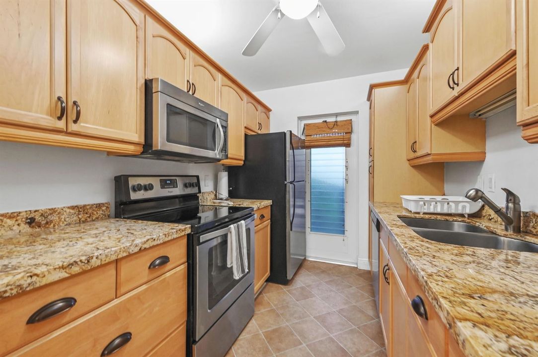 06 Kitchen 01