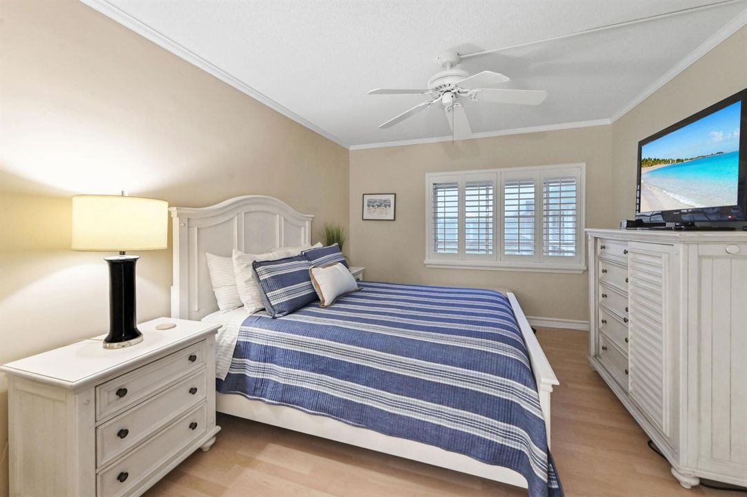 15 Bedroom 04