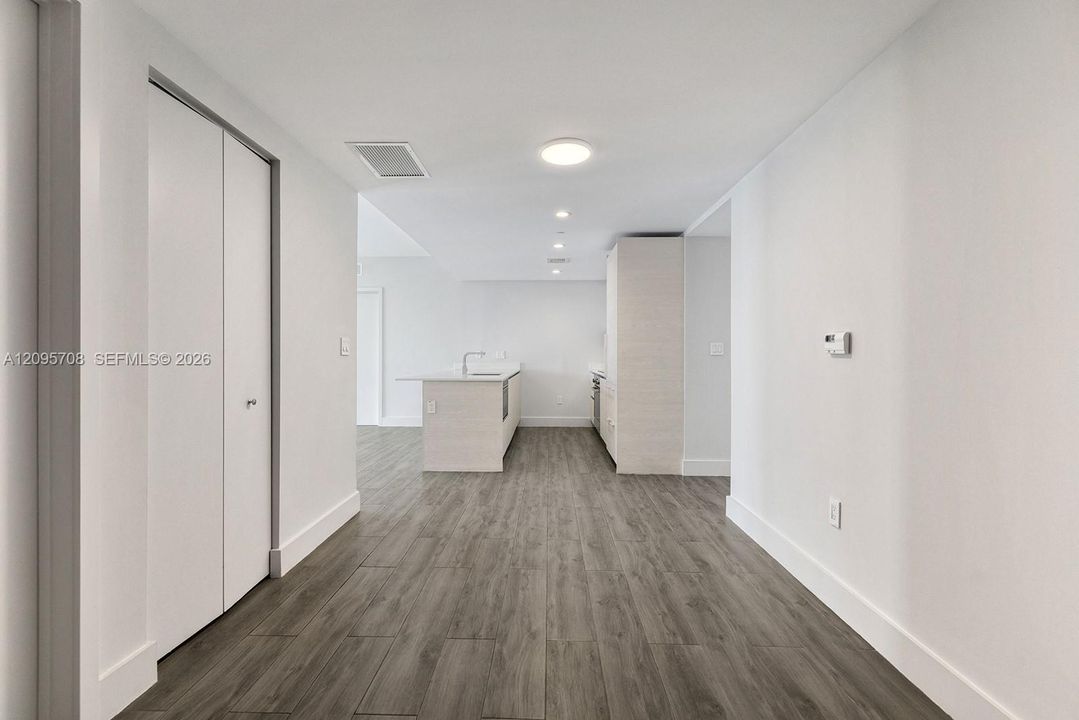 For Sale: $870,000 (2 beds, 2 baths, 1088 Square Feet)